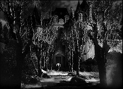 『奇妙な扉』 1952　約7分：城の外観