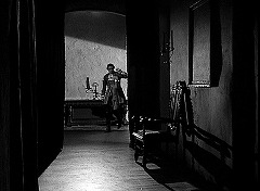 『奇妙な扉』 1952　約21分：デニスの部屋の前の廊下
