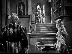 『奇妙な扉』 1952　約28分：階段広間（階段その1）