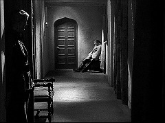『奇妙な扉』 1952　約38分：デニスの部屋の前の廊下