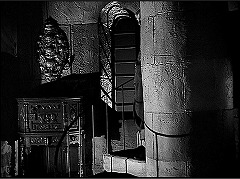 『奇妙な扉』 1952　約40分：螺旋階段（階段その2）