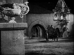 『奇妙な扉』 1952　約1時間0分：壁とアーチの門