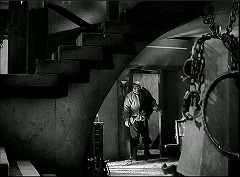 『黒い城』 1952　約1時間3分：鰐部屋行き階段の下