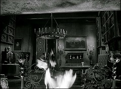 『黒い城』 1952　約1時間18分：広間、暖炉の中から