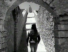 『オセロ』 1952　約41分：城壁上通路への狭い斜面ないし幅広階段