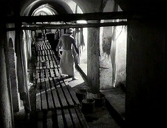 『オセロ』 1952　約1時間10分：公衆浴場の板敷き廊下