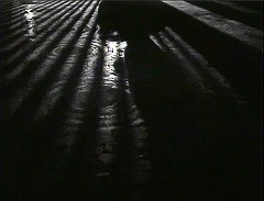 『オセロ』 1952　約1時間13分：円模様（コスマテスク?）の床とそこに落ちる格子および人の影
