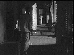 『わが青春のマリアンヌ』 1955　約37分：吹抜回廊