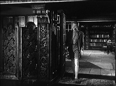 『わが青春のマリアンヌ』 1955　約1時間25分：館　玄関廊下をはさんで右の部屋から左の部屋へ