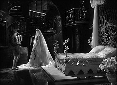 『わが青春のマリアンヌ』 1955　約1時間26分：館　螺旋階段とその周辺