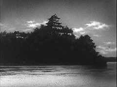 『怪猫岡﨑騒動』 1954　約1分：城の外観、夜・川越しに