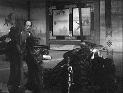 『怪猫岡﨑騒動』 1954　約18分：刑部の部屋　宗達《鶴図下絵和歌巻》風襖絵(?)