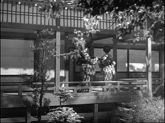 『怪猫岡﨑騒動』 1954　約23分：高床廊下
