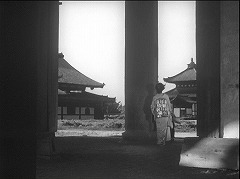 『怪猫岡﨑騒動』 1954　約40分：寺、列柱