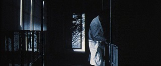 『亡霊怪猫屋敷』 1958　約1時間5分：廊下と雨戸