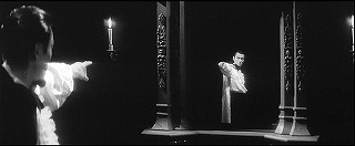 『女吸血鬼』 1959　約36分：暗がりの中の鏡