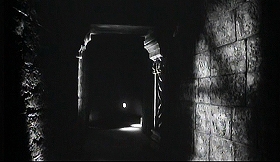 『血ぬられた墓標』 1960　約39分：隠し廊下