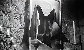 『血ぬられた墓標』 1960　約1時間6分：広間の暖炉右の肖像画の奥に隠し廊下の開閉装置