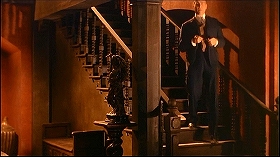 『生血を吸う女』 1960　約58分：居住区域、玄関広間(?)の階段