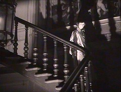 『顔のない眼』 1960　約35分：主階段＋欄干の影