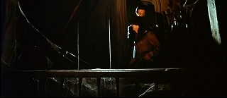 『アッシャー家の惨劇』 1960　約33分：地下への階段、下から