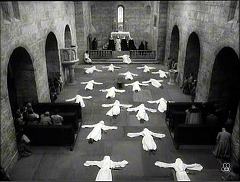 『尼僧ヨアンナ』 1961　約54分：教会堂　入口側・高い位置から