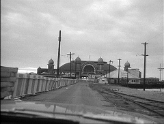 『恐怖の足跡』 1962　約22分：遊園地址、車中から
