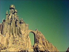 『ジャックと悪魔の国』 1962　約55分：魔術師の城、やや下から