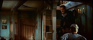 『怪異ミイラの恐怖／黒猫の怨霊／人妻を眠らす妖術』 1962　約41分：第2話　一階から二階への階段