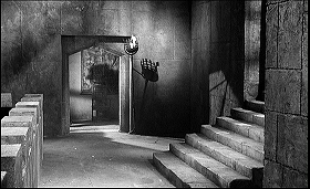 『恐怖のロンドン塔』 1962　約12分：城壁上の歩廊と出入口