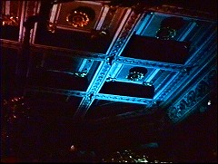 『ブラック・サバス　恐怖！三つの顔』 1963　約1時間17分：第3話「水滴」　屋敷　女伯爵の部屋、天井
