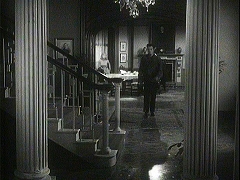 『ディメンシャ13』 1963　約58分：裏口(?)から、奥に食堂