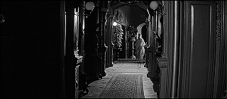 『たたり』 1963　約1時間32分：一階廊下