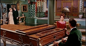 『吸血鬼の接吻』 1963　約19分：広間