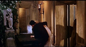 『吸血鬼の接吻』 1963　約1時間14分：三階廊下