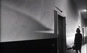 『知りすぎた少女』 1963　約1時間5分：ランディーニの部屋への廊下