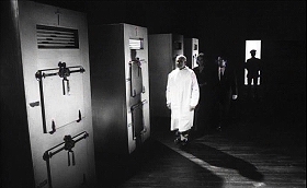 『知りすぎた少女』 1963　約1時間9分：死体安置所