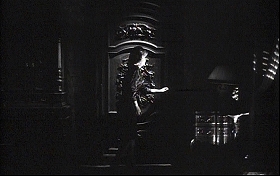 『知りすぎた少女』 1963　約1時間15分：ラウラの家　開かずの間のさらに奥の扉
