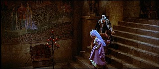 『忍者と悪女』 1963　約1時間2分：広間への階段、上から