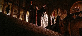 『忍者と悪女』 1963　約1時間3分：広間への階段、下から