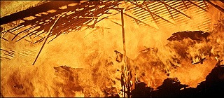 『忍者と悪女』 1963　約1時間20分：炎上する天井　『アッシャー家の惨劇』より