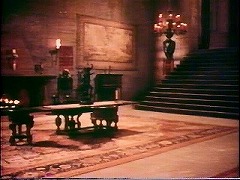 『古城の亡霊』 1963　約21分：広間と階段