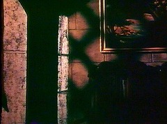 『古城の亡霊』 1963　約26分：二階廊下＋斜め格子の影