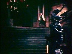 『古城の亡霊』 1963　約26分：広間の階段と踊り場