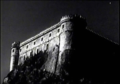 『女ヴァンパイア カーミラ』 1964　約0分：城の外観、夜