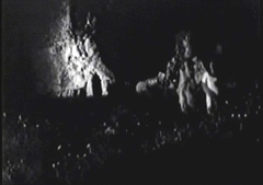 『女ヴァンパイア カーミラ』 1964　約58分：廃墟の鐘塔