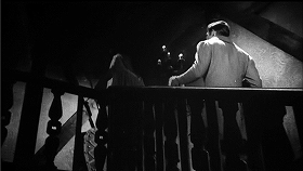 『幽霊屋敷の蛇淫』 1964　約30分：右手の階段、下から