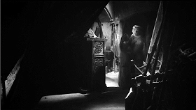 『幽霊屋敷の蛇淫』 1964　約1時間24分：納骨堂からつながる物置状廊下