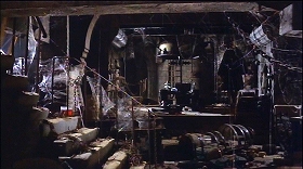 『フランケンシュタインの怒り』 1964　約15分：地下の実験室