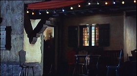 『フランケンシュタインの怒り』 1964　約1時間1分：村の酒場